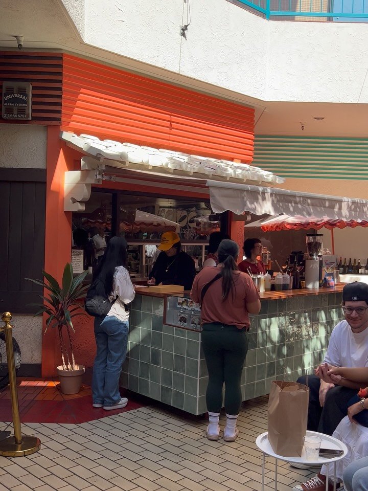 Kap&eacute; Lasita is growing! 🌱 We&rsquo;re looking to add a barista (or two) to our team. One year of barista experience is preferred. If that&rsquo;s you, send us an email with a short blurb about yourself, your resume, and maybe even a fun fact 