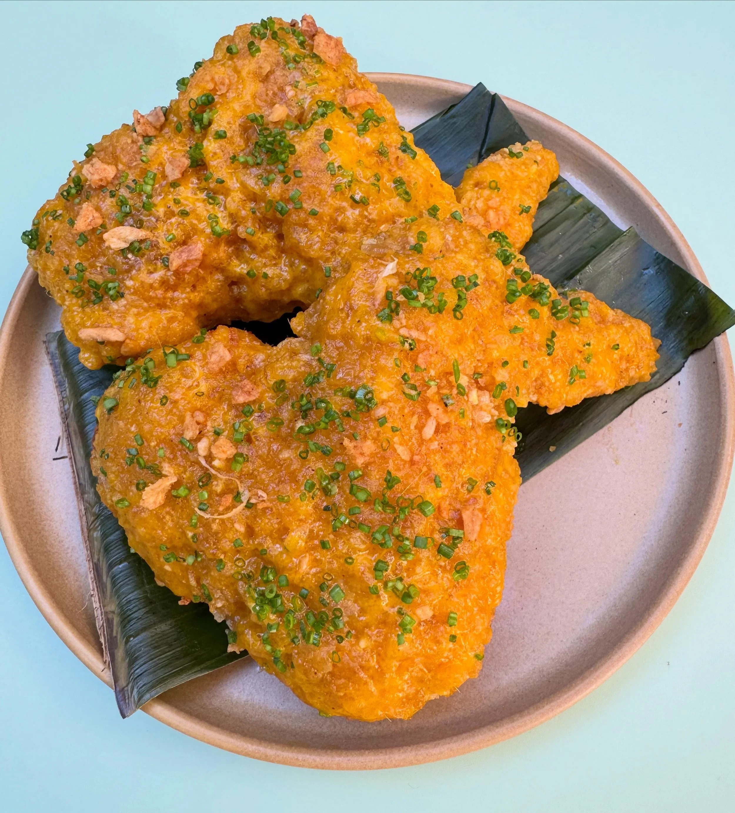 snacks tracks specials for our 90&rsquo;s r&amp;b and hip-hop night with @angfoo! 

INASAL WINGS
inasal ~ buffalo sauce 

CHARCOAL GRILLED HAMACHI COLLAR 
marinated collar ~ atchara relish ~ sinamak sawsawan 

We&rsquo;ll be doing some special wine p