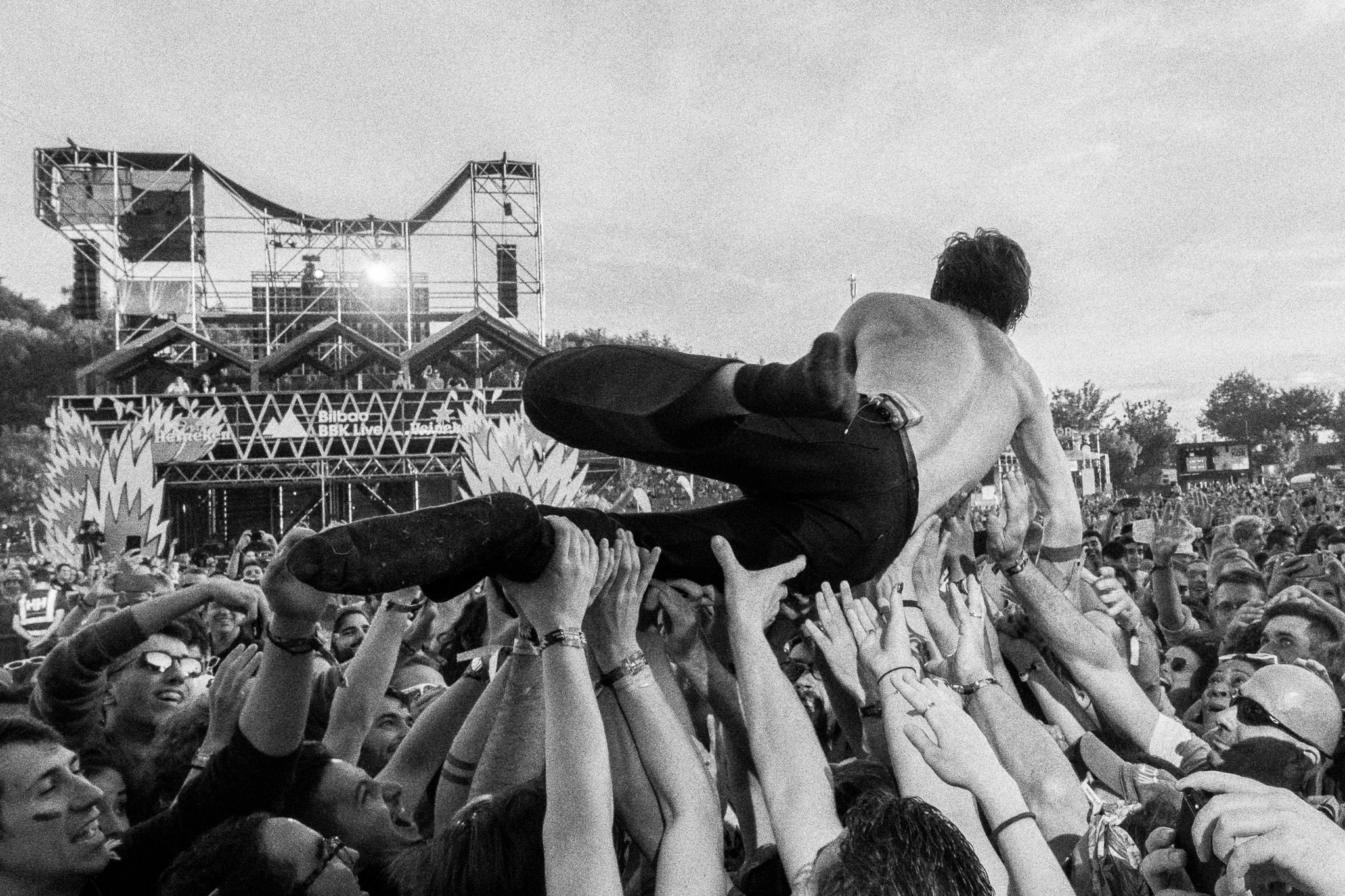  CAGE THE ELEPHANT - Matt Shultz 