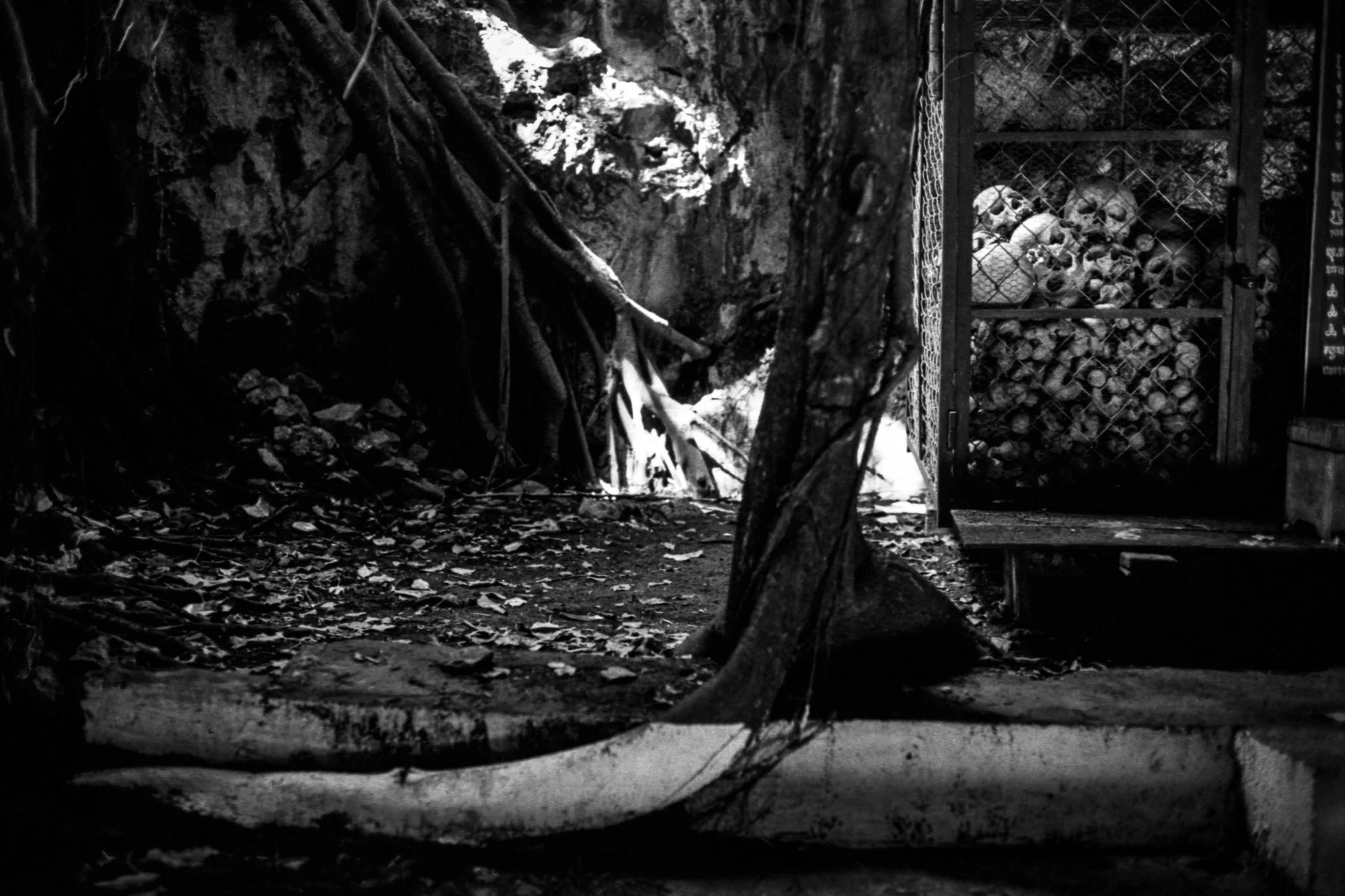 Ankor Wat, Siem Reap, Cambodia 2001-33.jpg