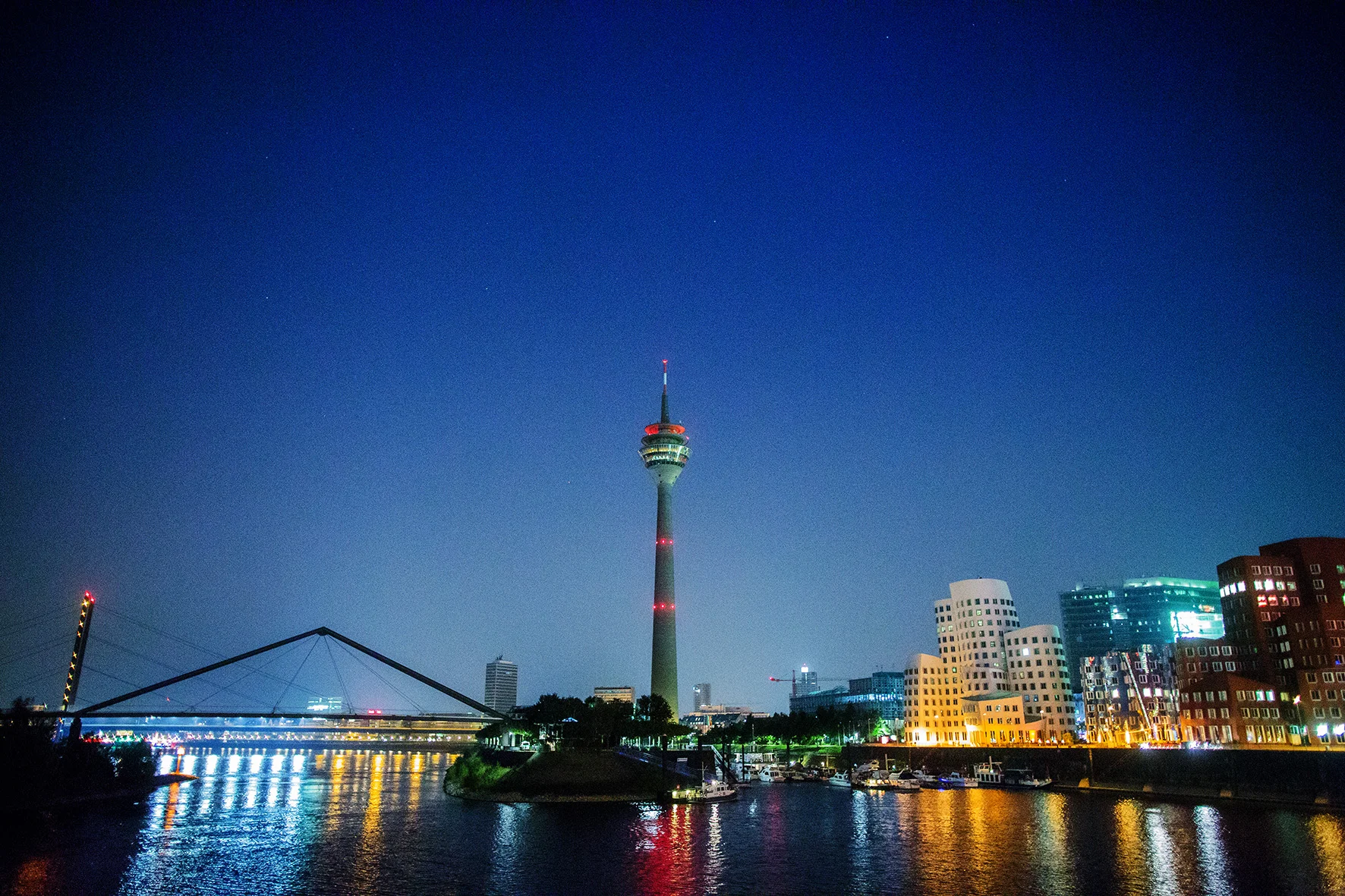 medienhafen duesseldorf.jpg