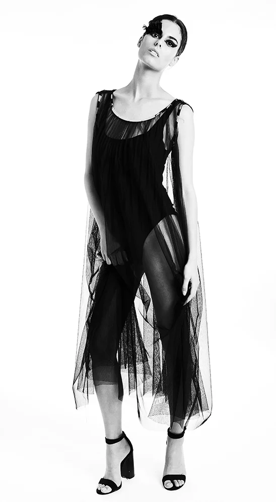 BLACK SWAN0002.jpg