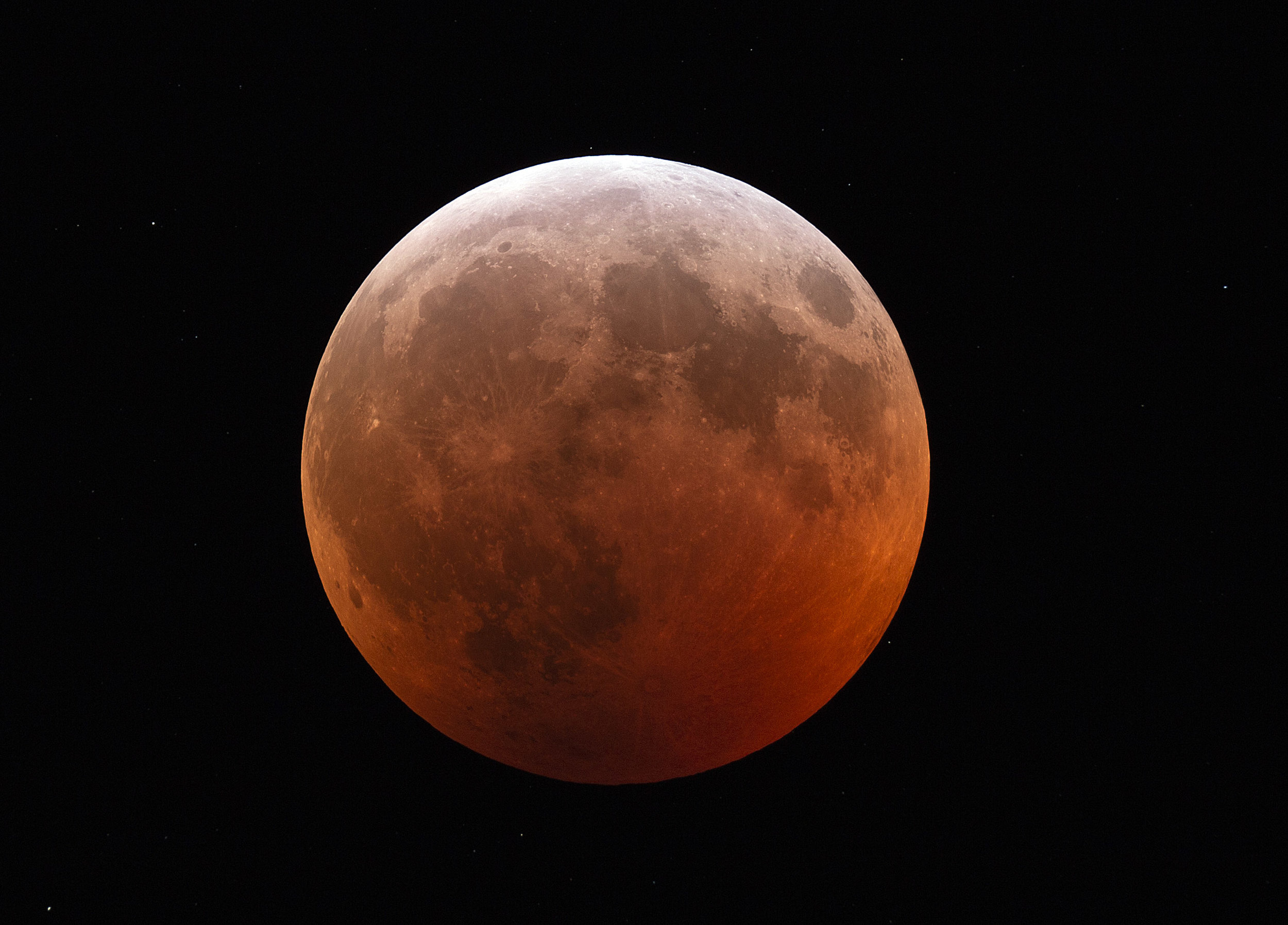 Total lunar eclipse/supermoon