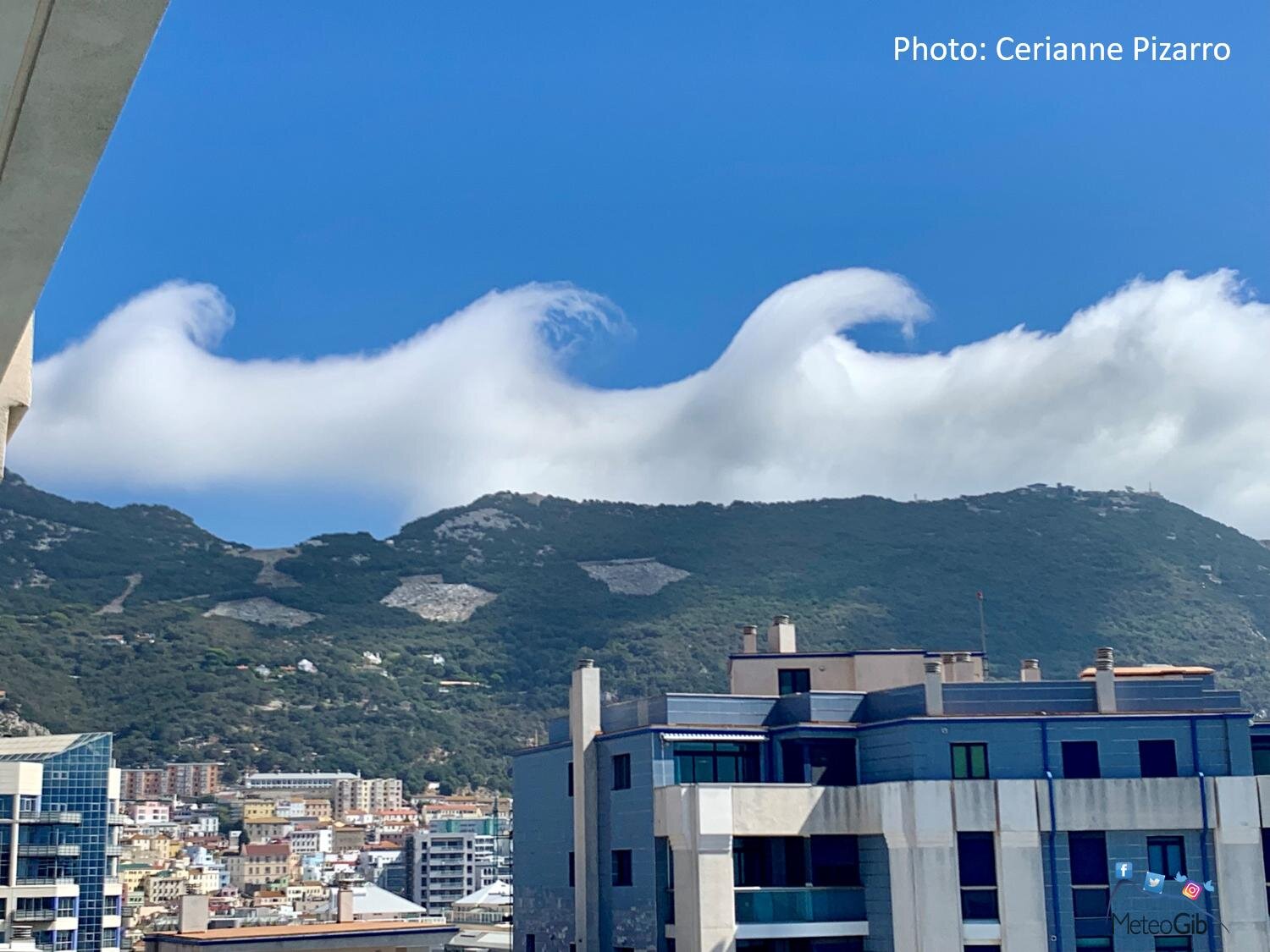 Kelvin-Helmholtz wave clouds