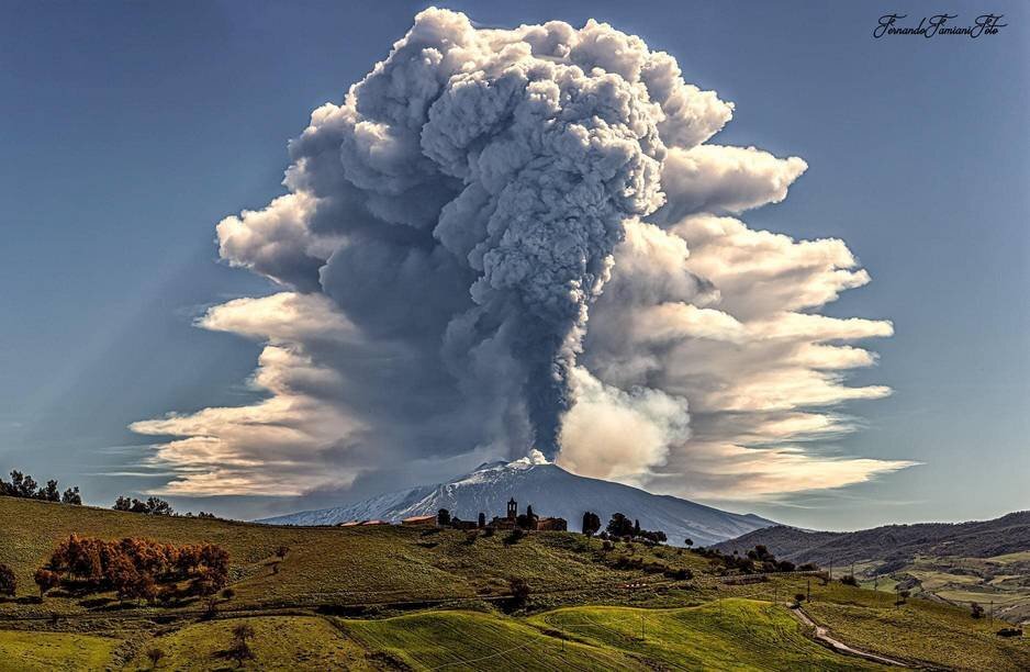 Mt. Etna (Italy) erupts again