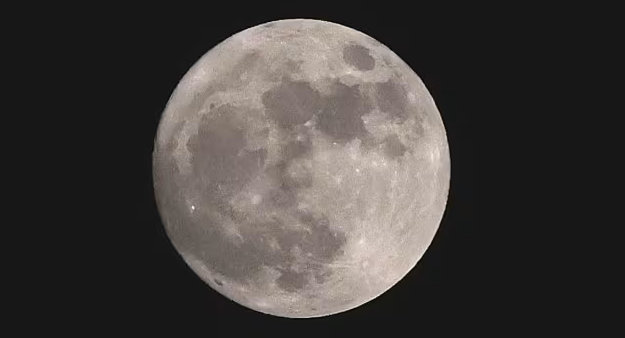 2:15 PM | *Rare super blue moon tonight and - as an added bonus - Saturn will be visible above the upper part*