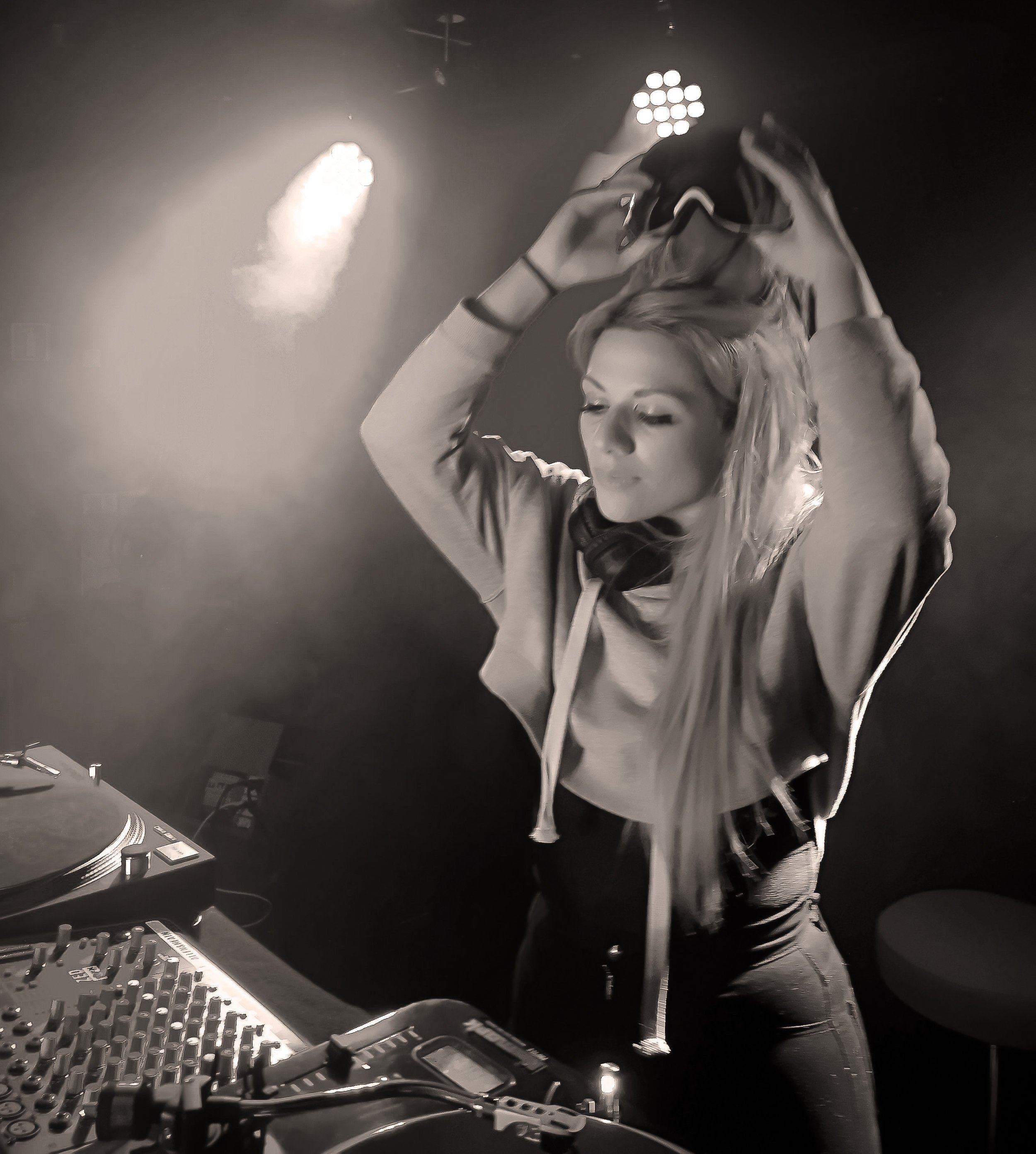 Laura Grisolia // DJ