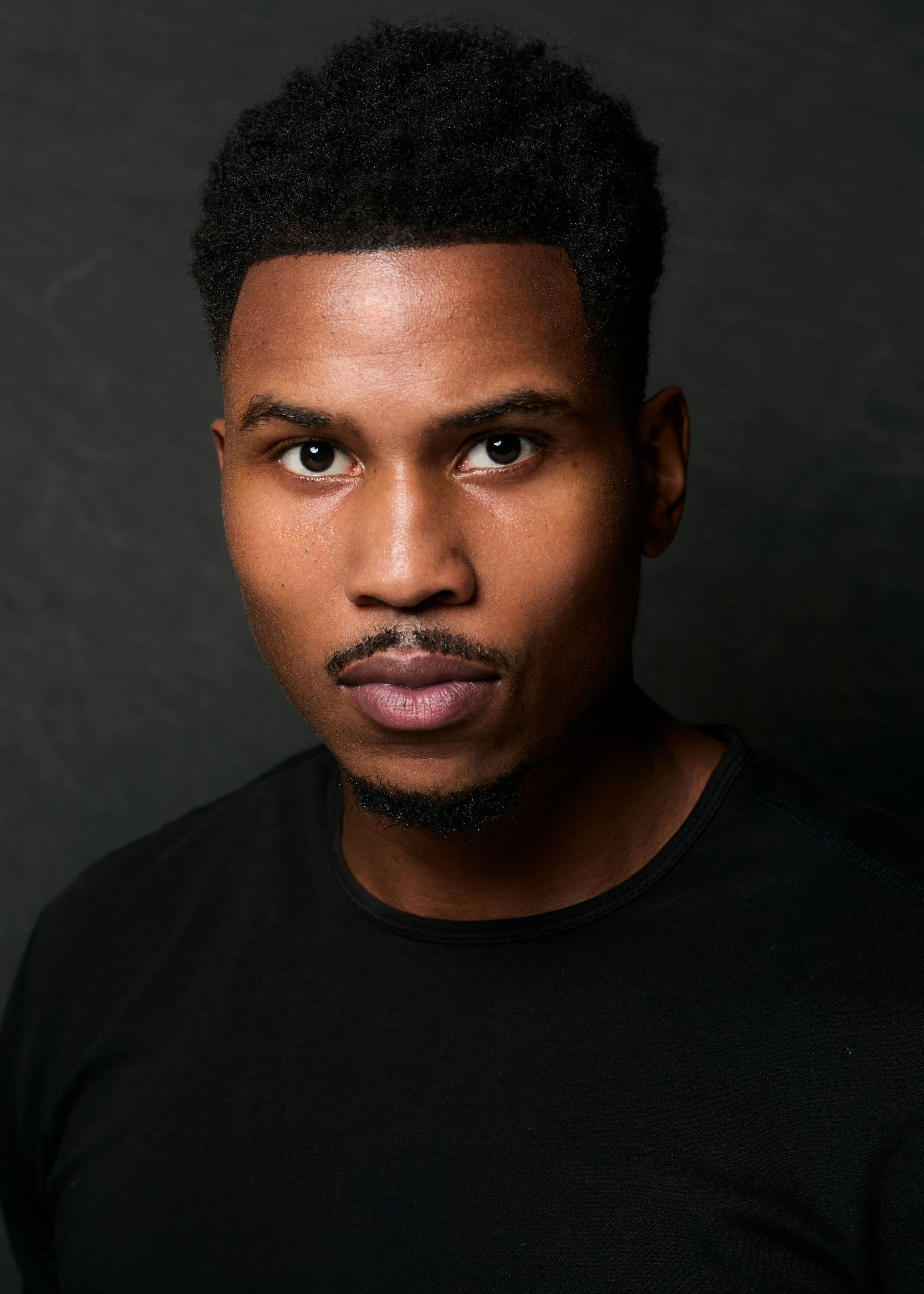 Daries Headshots2952hi-res.jpg