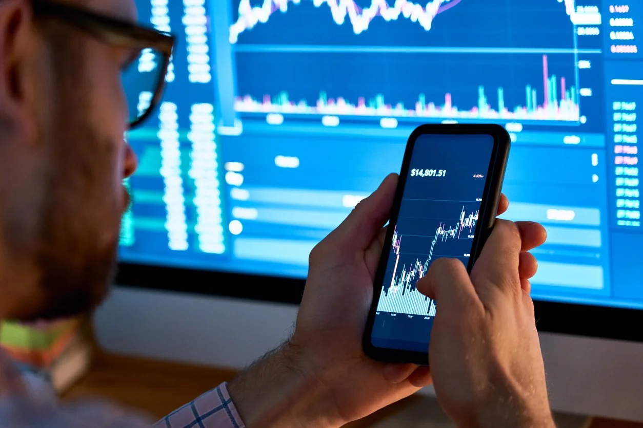 Hedge Fund Marketing: How Funds Can Build Trust With Investors