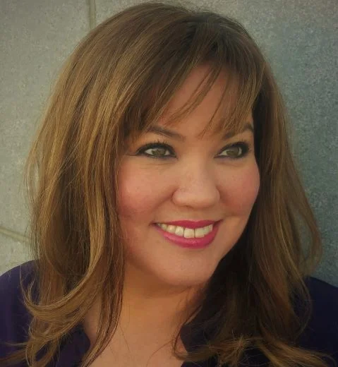 Lisa Flom Headshot.jpg