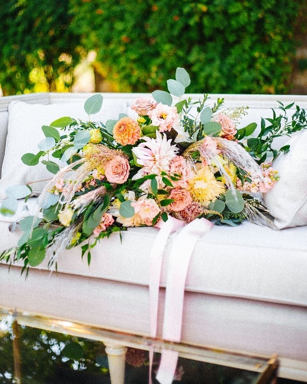 When your bridal bouquet needs it's own loveseat....
.
Florals: @posie_shoppe
Photographer: @r_petey
Rentals: @curated_eventrentals
.
#weddingflorals #prinevillewedding #centraloregonwedding #weddingbouquet #bridalbouquet #bridalflorals #summerweddin