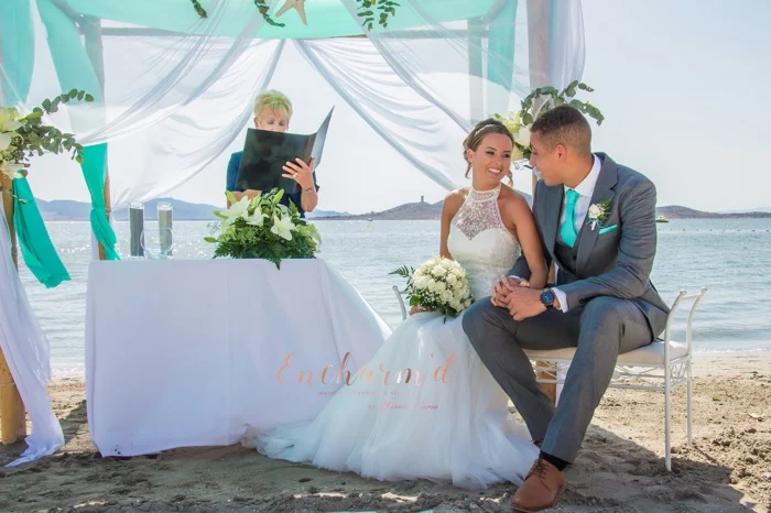 weddingplannerencharmd35.jpg