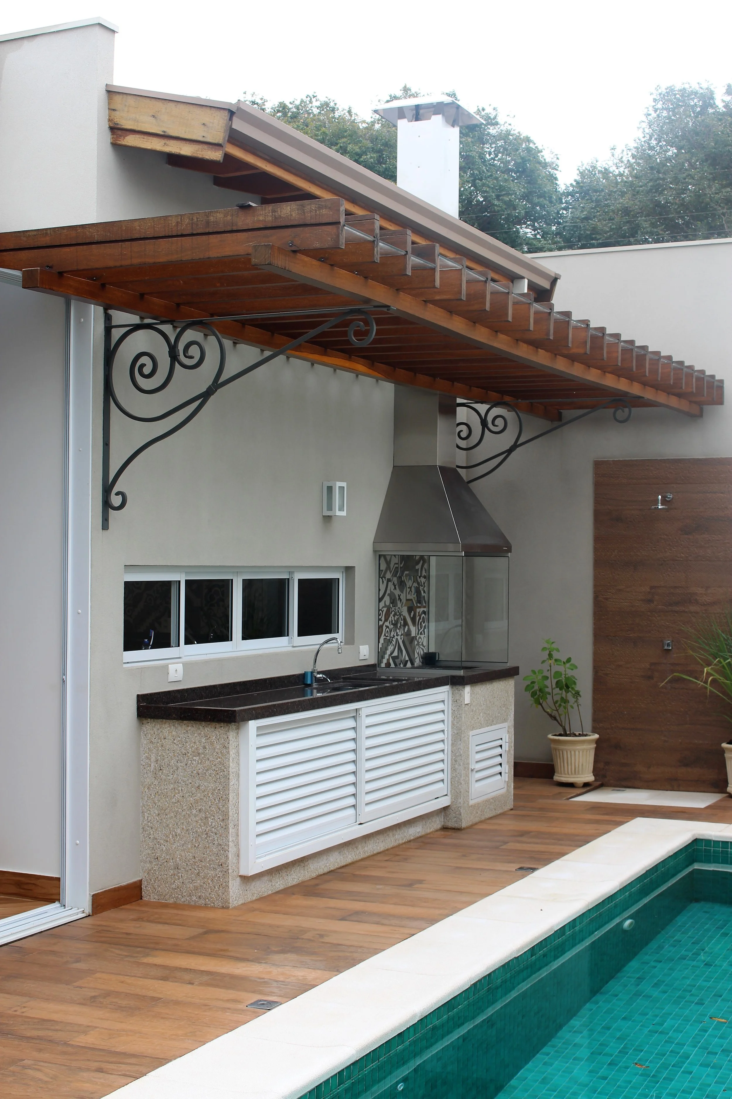  Residência Morais. Projeto arquitetônico, design de acabamentos, iluminação, interiores e paisagismo.Promissão,SP. 