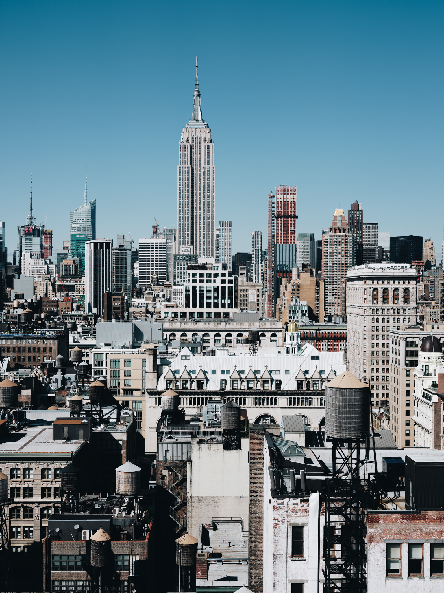  A view of the Empire State Building from lower Manhattan. Photo by Daniel Lee. 