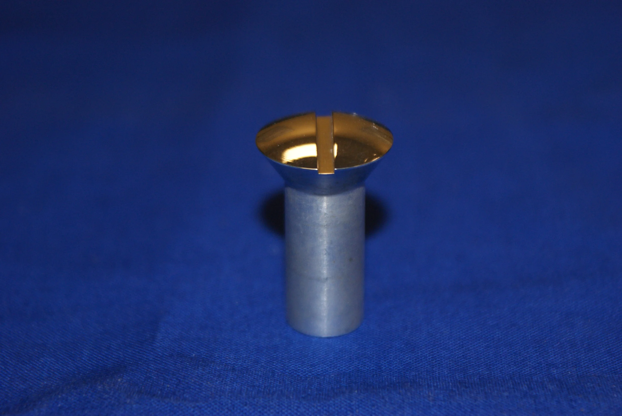 Battery Box Screw.JPG