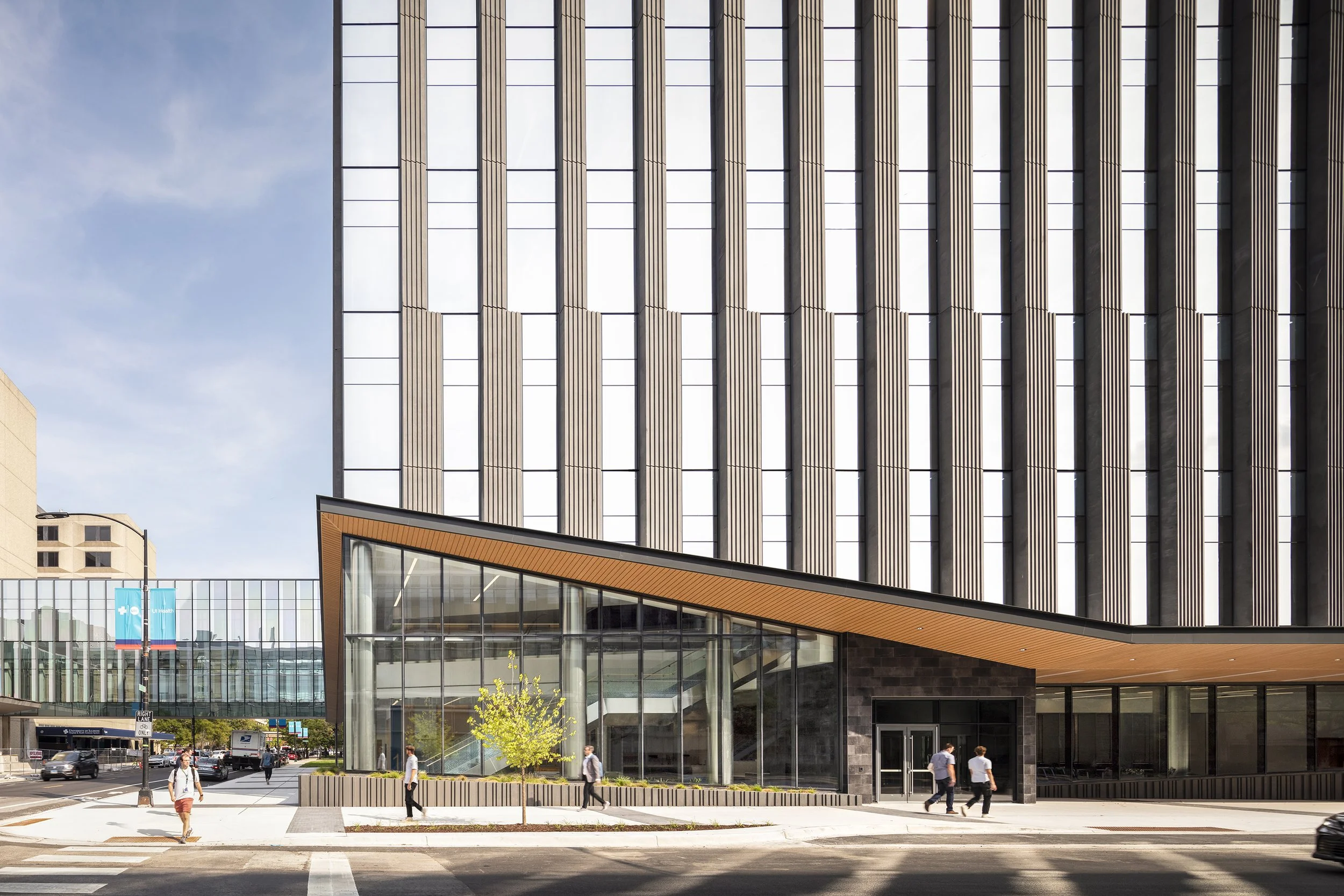 UI HEALTH SPECIALTY CARE -ZGF Architects, Shive Hattery - CHICAGO, IL