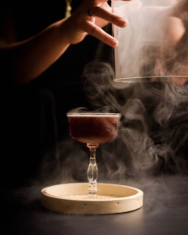 I can't tell what's spookier, the fact that it's snowing on Halloween or this richly hued smoking cocktail 😮 If you haven't seen the blog post yet, check it out at the link in my profile. The combination of @heavensdoorwhiskey rye, pomegranate juice