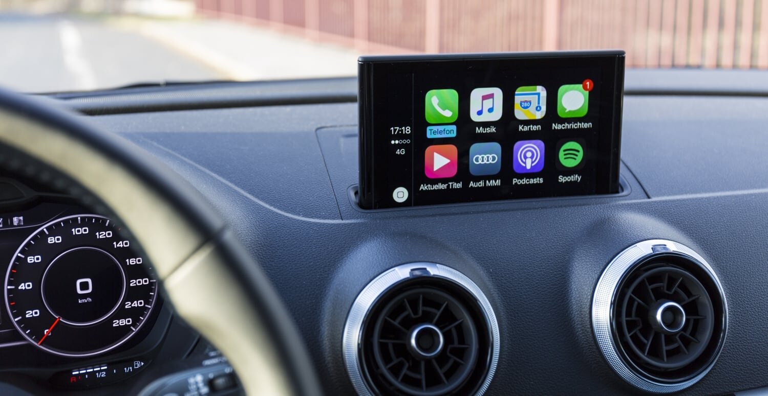 Apple CarPlay &amp; Android Auto 