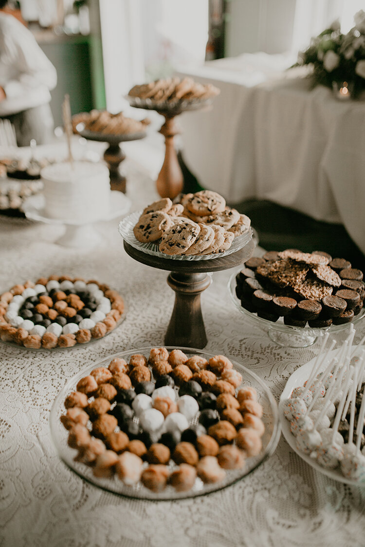 wedding dessert table.jpg