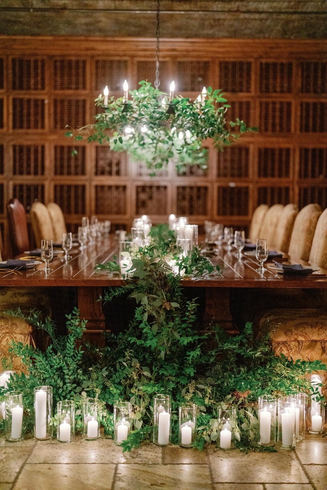 Are you a nature loving girly or guy 🌲🌱, but want to keep your wedding indoors? ⁣

We're here to tell you that it is possible to bring the outdoors IN. Yes, we love nature in the PNW, BUT -- nature doesn't always cooperate. We love finding unique i