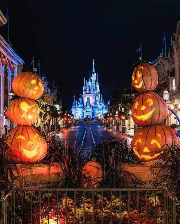 🎃 Trick or treat yo’self to a spooky good time today!
Whether you’re rocking a costume, handing out candy, or just here for the mini Butterfingers, we’re wishing you a Halloween full of fun, frights, and festive vibes.
From our b