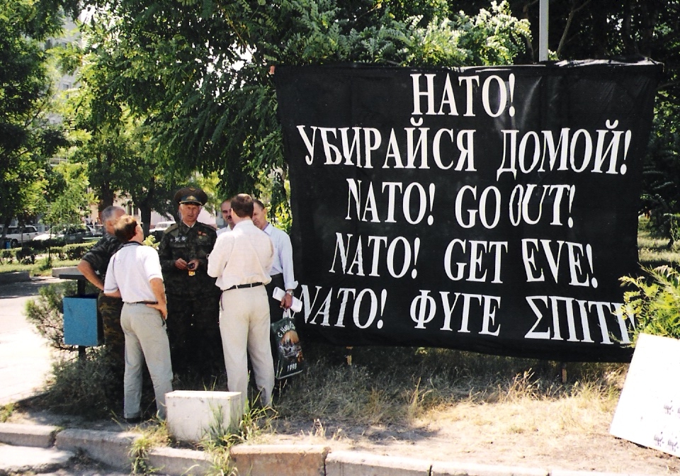 MLM 2004 Anti-NATO protest Novorossisk.JPG