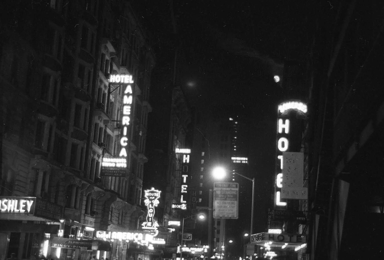 Times Square Night Scenes 1960 10.jpg