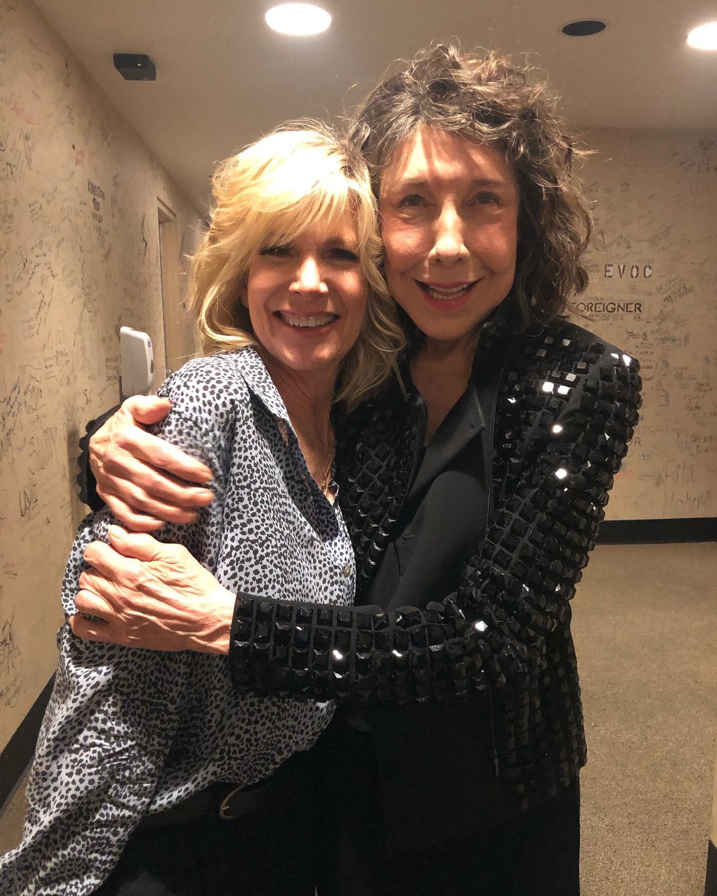 I had a glorious time in Palm Springs this week. I was part of a  concert benefiting @centersinatra called One Night Only. It was a tribute to the 70&rsquo;s. Guess what I sang? It was so lovely to share a moment with the one and only Lily Tomlin. Th