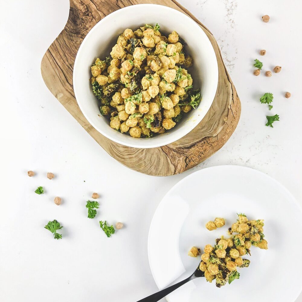 Our Curry Chickpea Salad has 40 grams of plant-based protein! 💪🏻🌱

#TheHumbleKitchen