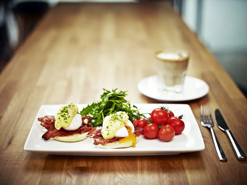 Cafe Melba - Eggs Benedict.jpg