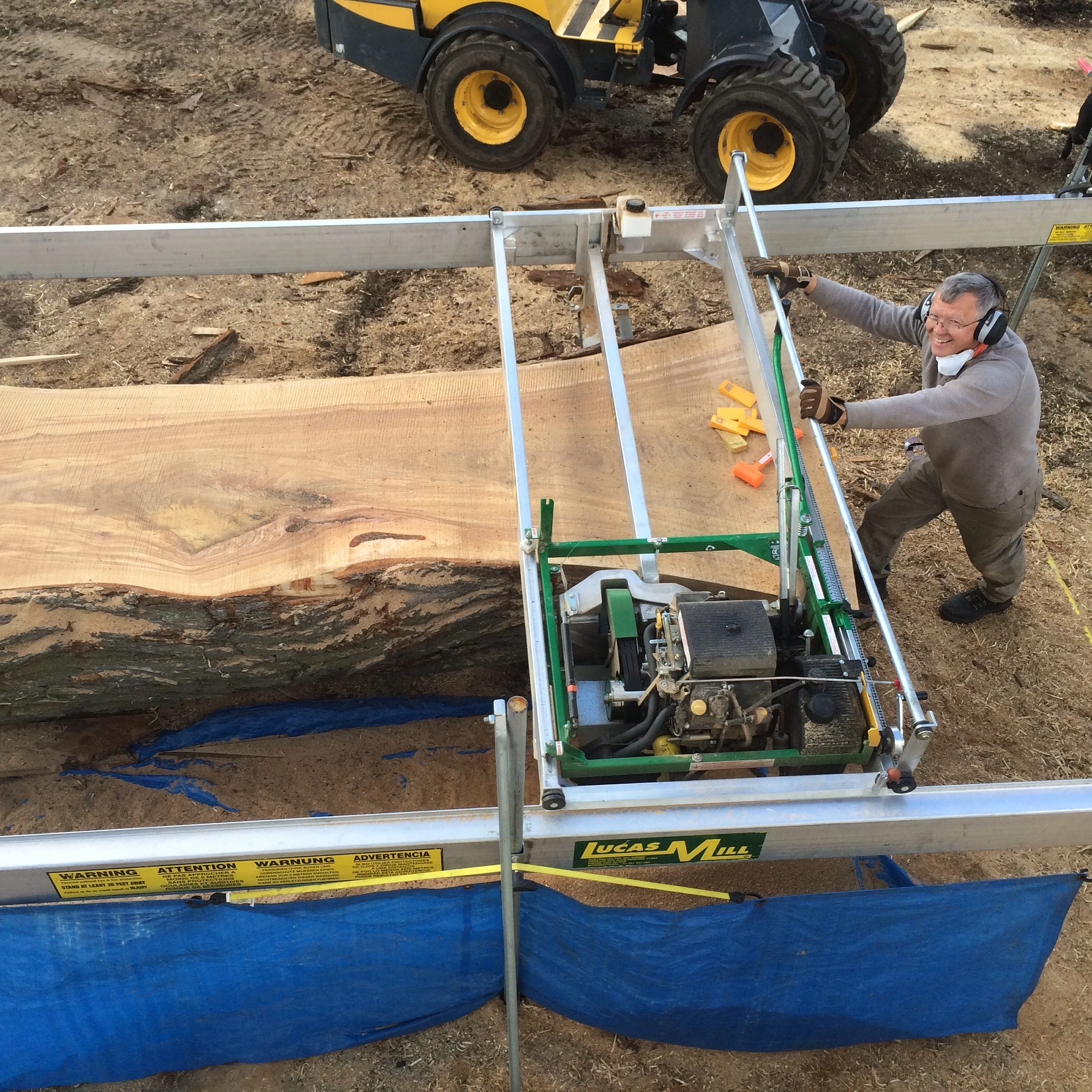 Slabbing 5' Elm with our Lucas Mill