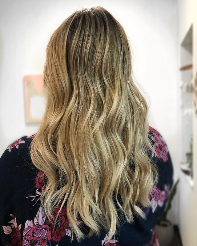 Blonde for the summer and reflects like the sun. 🌞

My online scheduling system will be back up soon. Until then, contact me to get yourself scheduled. I have a few spots left for June! 
#blondehair #blonde #summerhair #blondebalayage #balayage #hig