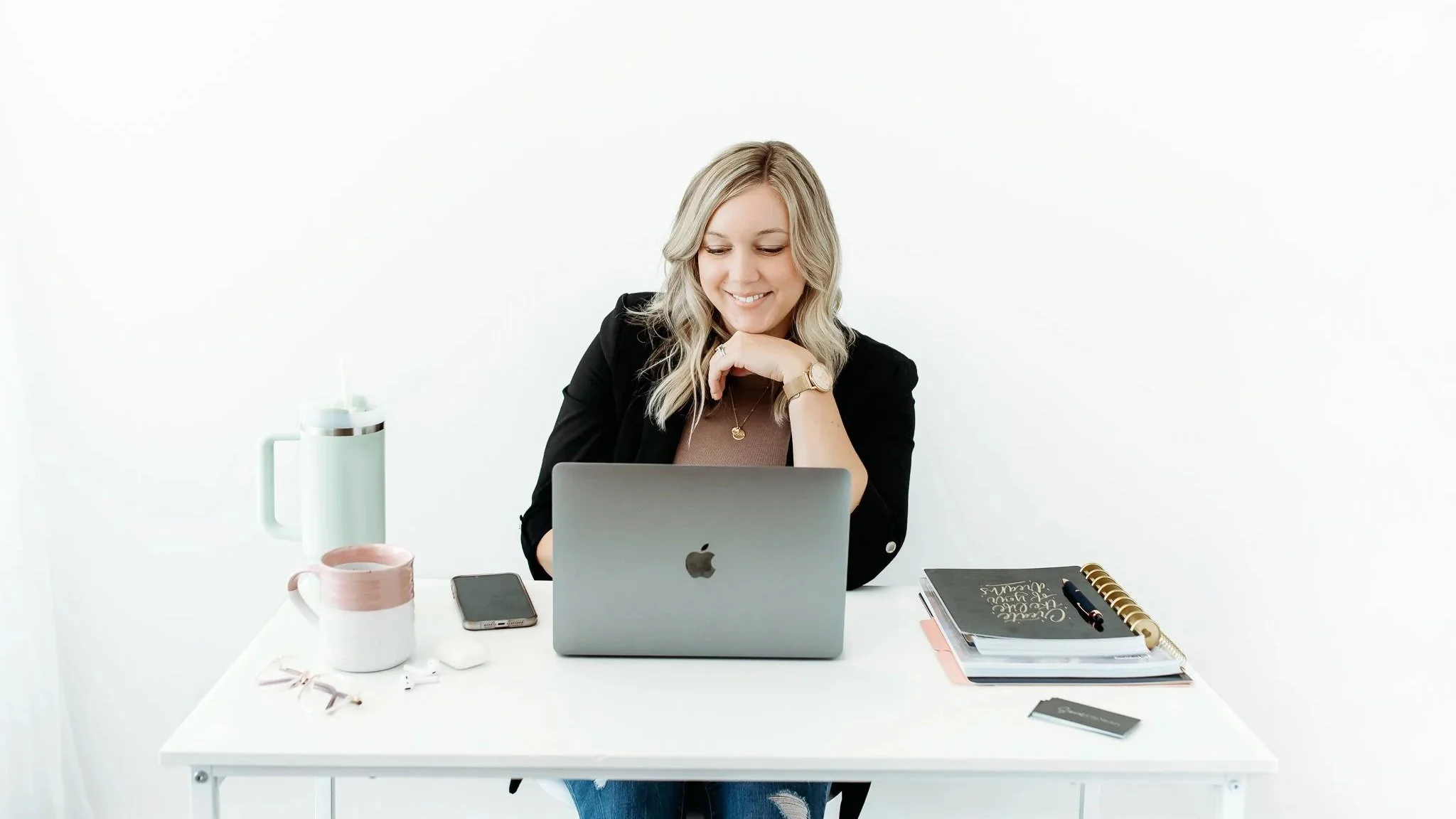 Brand photography by Alysha Sanford Photo & Marketing in the Roseburg, Oregon and Oakland, Oregon area