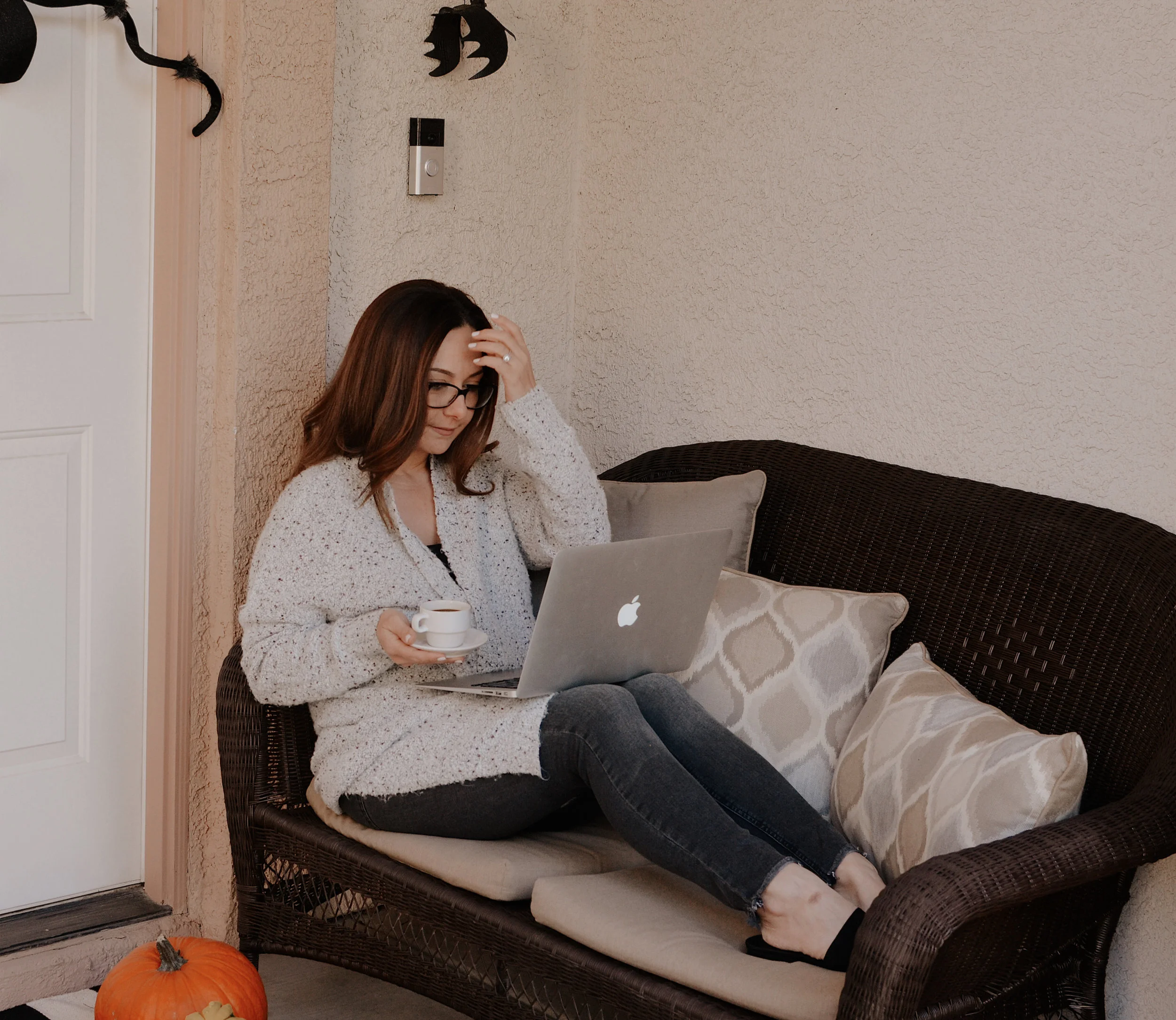 Wicker Porch Loveseat Makeover