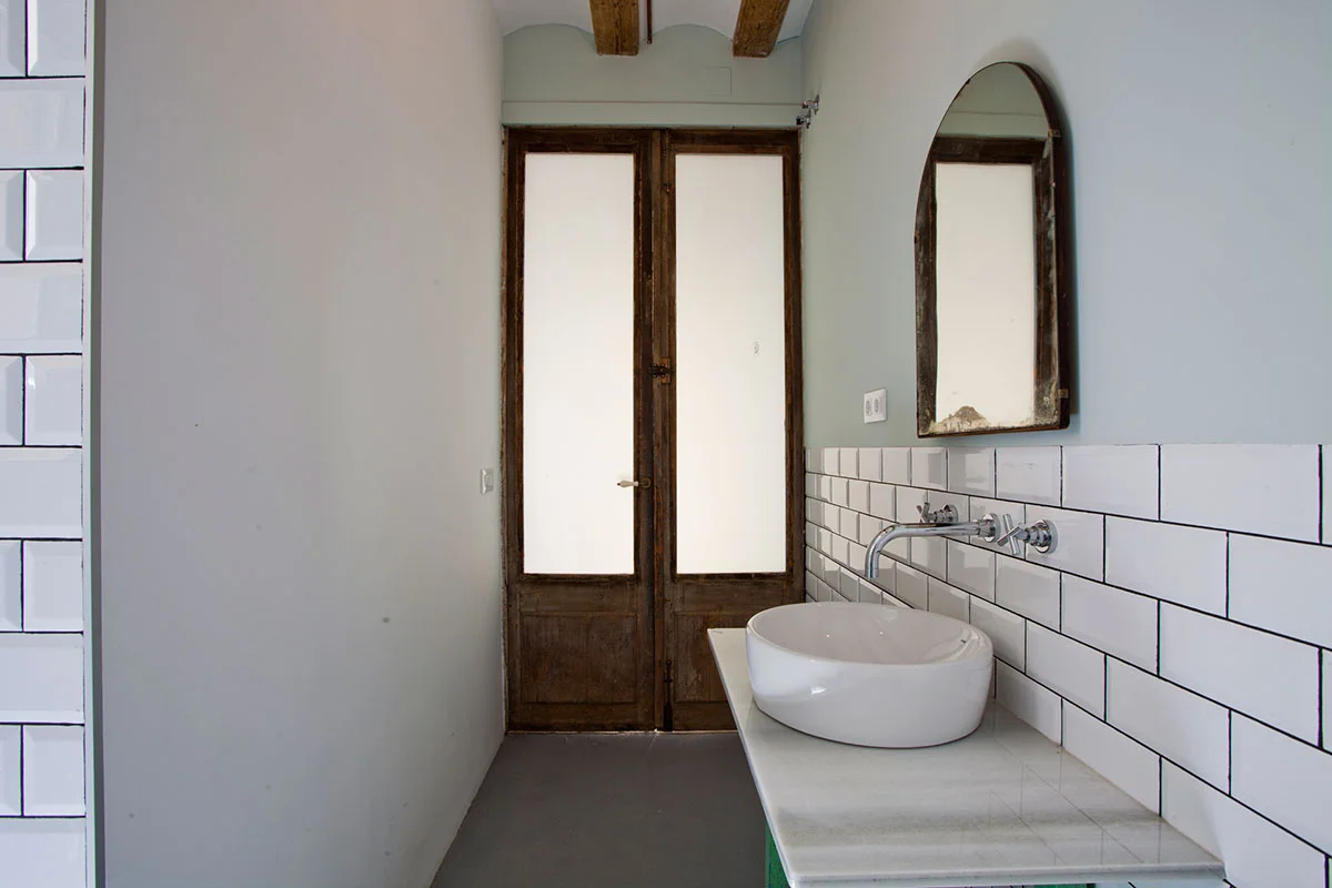 ob-bathroom.jpg