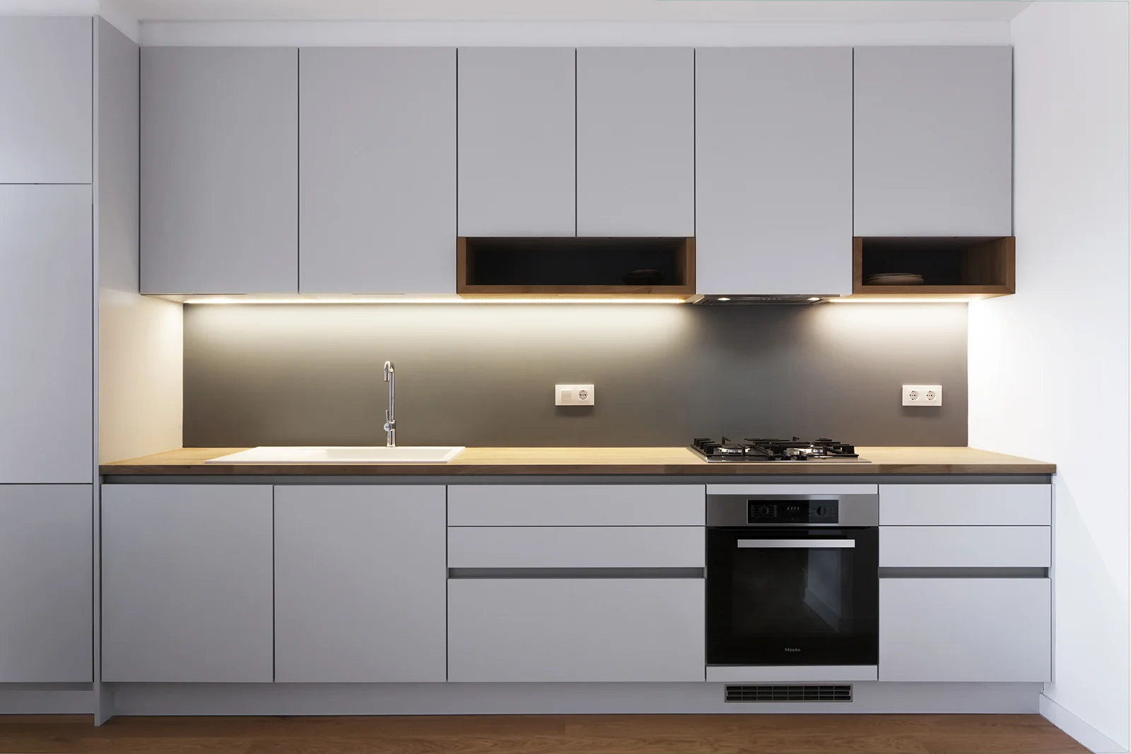 kitchen low res.jpg