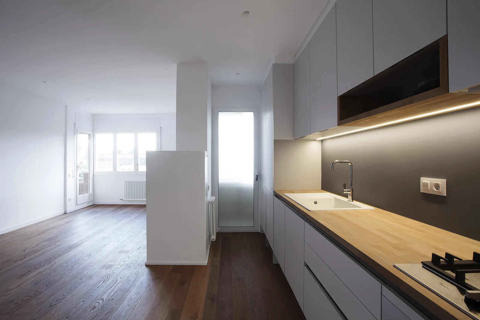 kitchen 3 low res.jpg