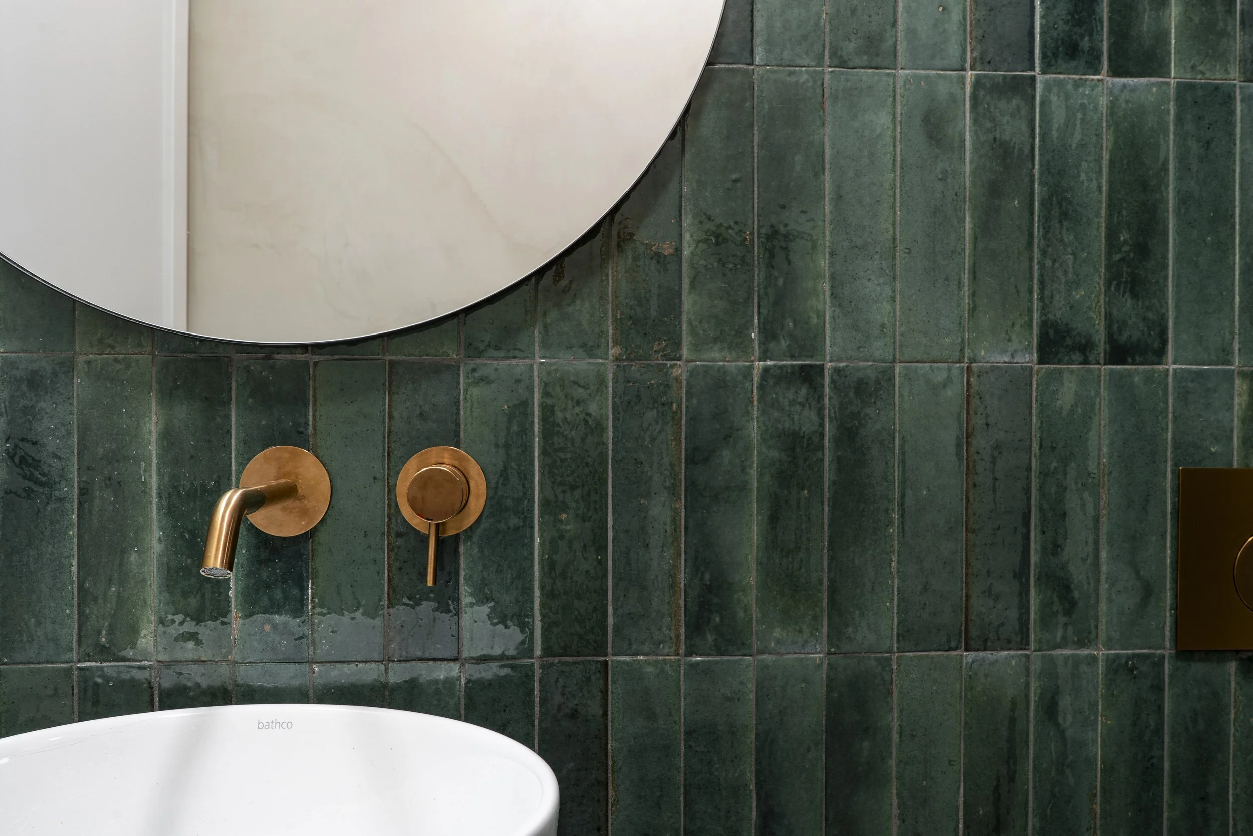 Salva bathroom 3.jpg