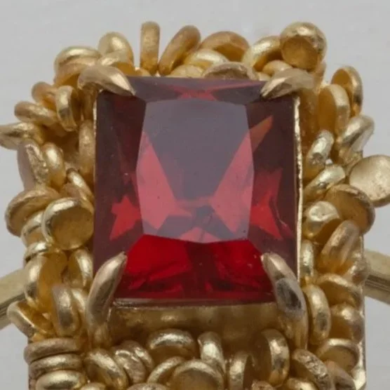 Madagascar+Garnet+in+Golden+Shingle+Ring.jpg