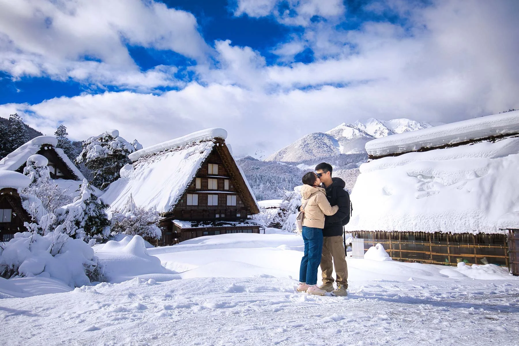 Shirakawago couple winter holiday photoshoot