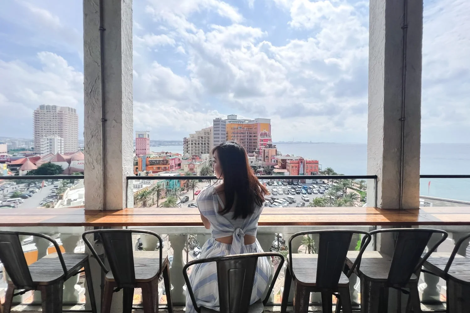 Okinawa_travel_photographer_Chatan_photogenic_cafe.jpg