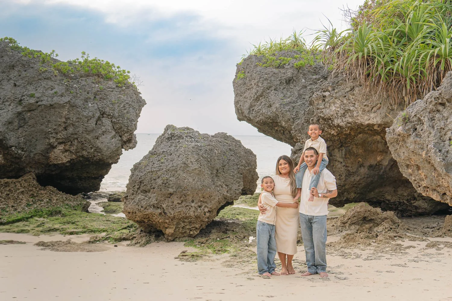Okinawa_photographer_nirai_beach.jpg