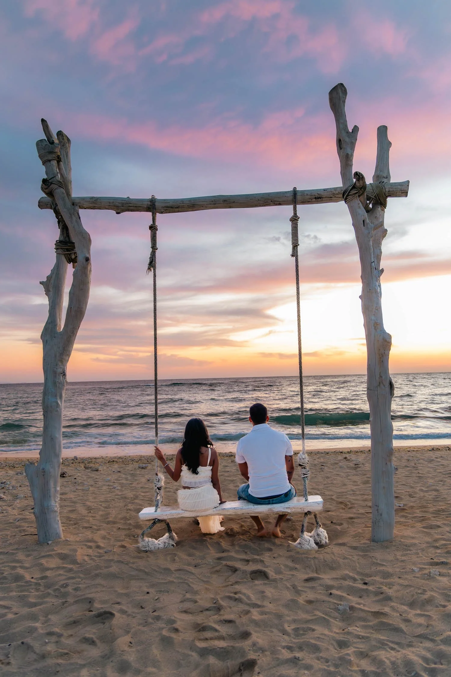 Okinawa_couple_photoshoot_melody_beach.jpg