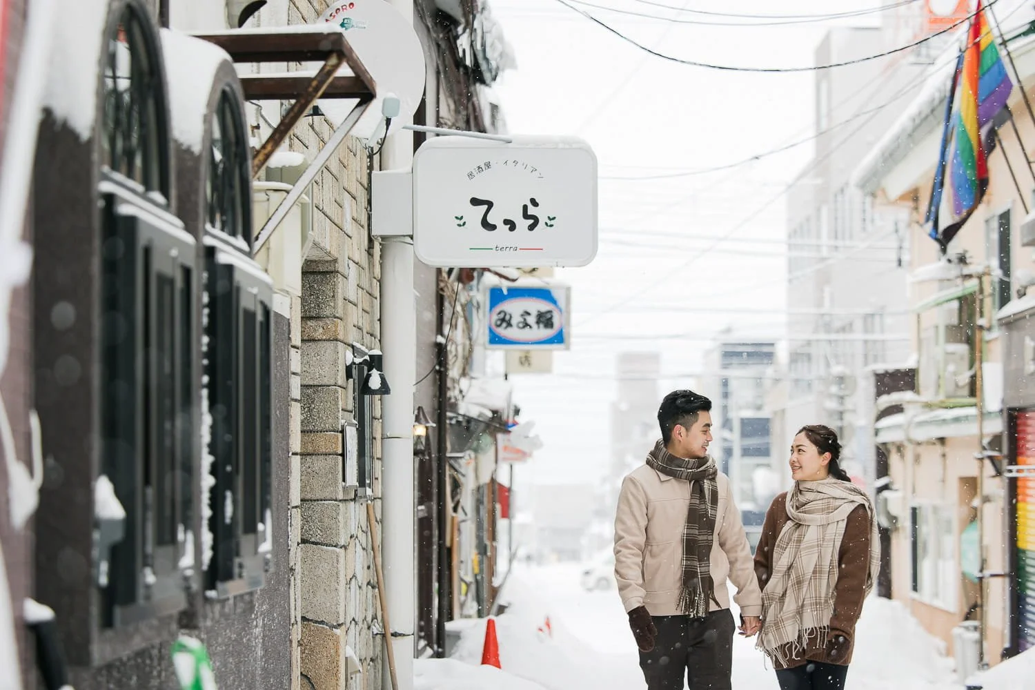 Otaru_couple_winter_photoshoot.jpg