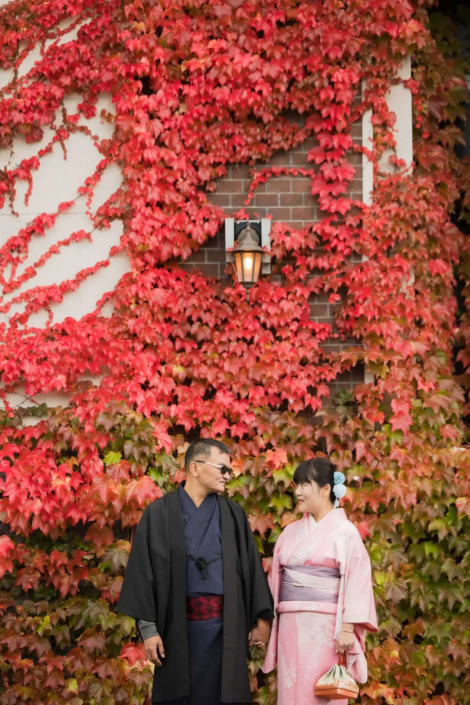 Otaru_couple_photoshoot_autumn_leaves_kimono.jpg