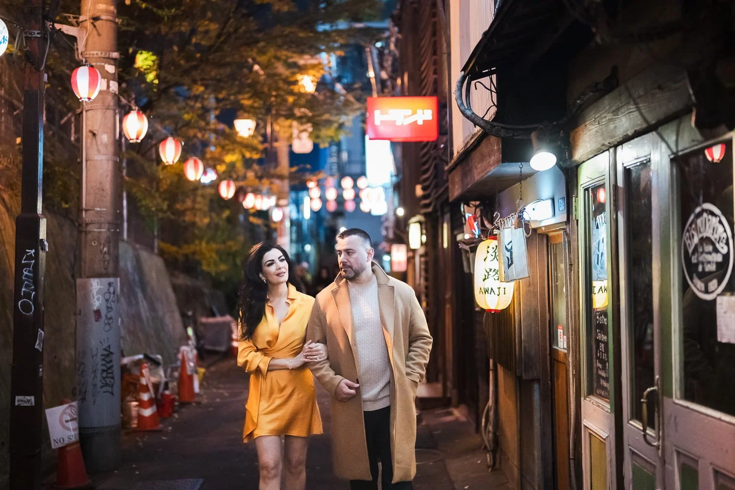 A hidden street tucked away in the middle of busy Shibuya Scramble Crossing, a great place to have a romantic walk with your loved one.