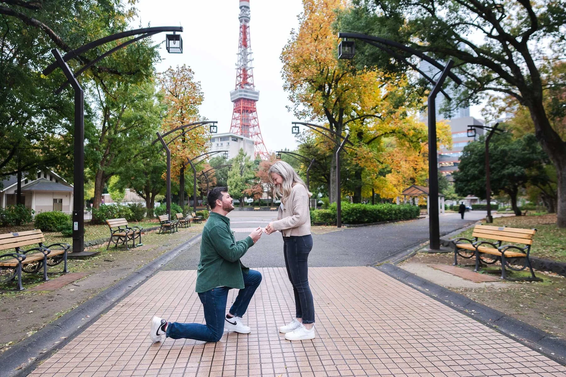Tokyo photographer captured the proposal moment where Rachel was surprised in front of Tokyo Tower during autumn