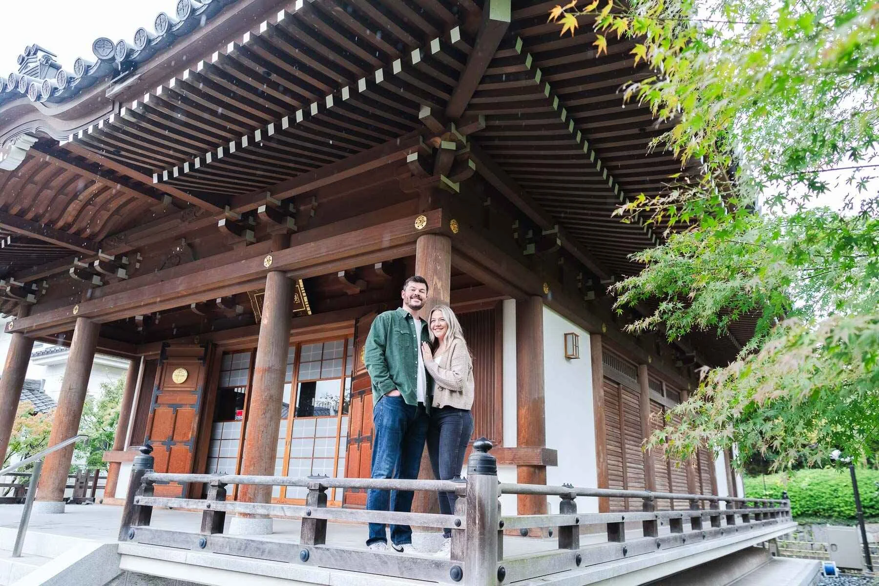 A hidden shrine spot Zojoji temple which offers a serene moment with amazing wooden Japanese traditional architecture.
