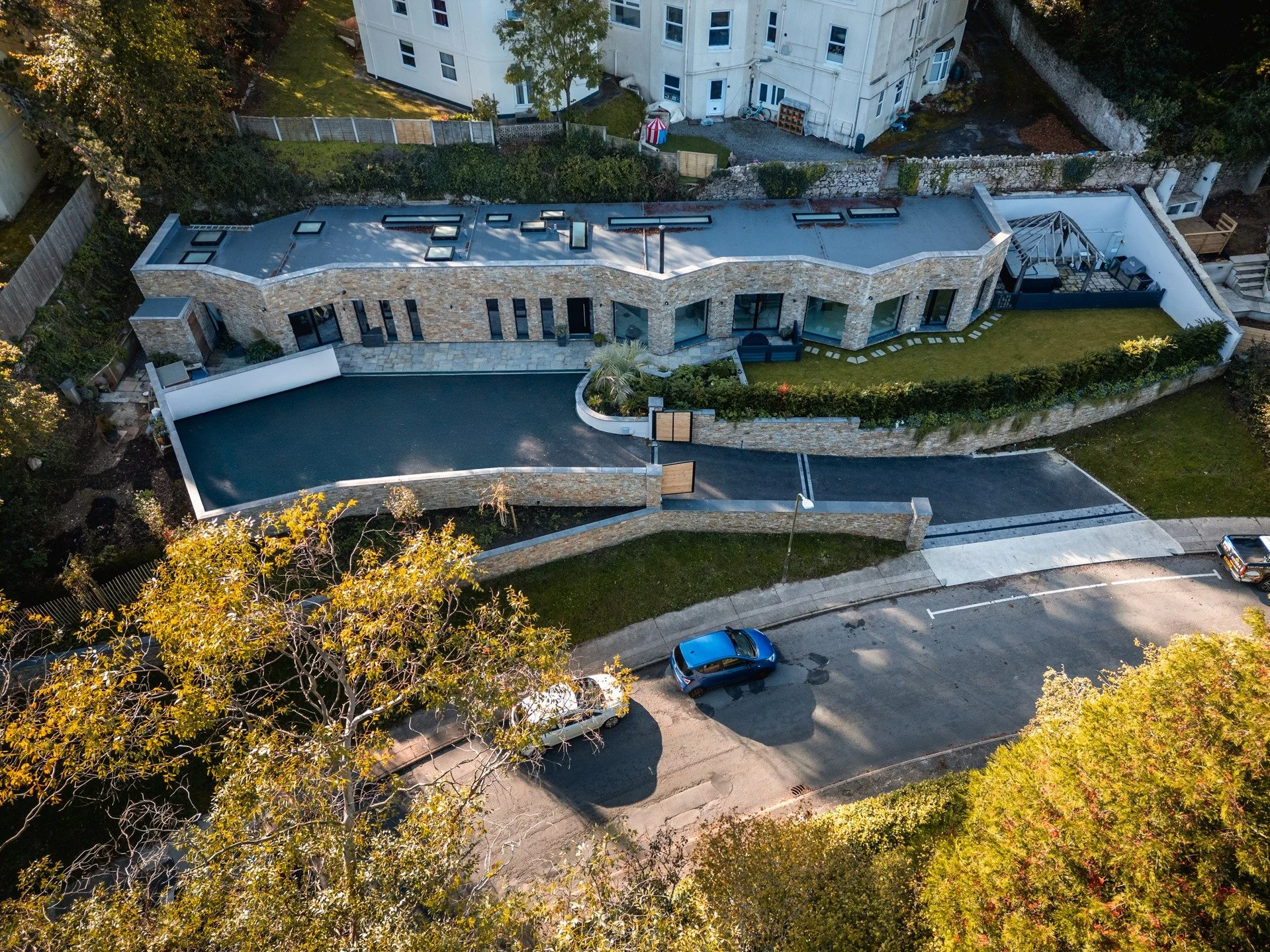 Sneak peak of the fabulous images of our project in Wellswood, Torquay 😍 

Full project images coming soon 😎 

Photos by the super-talented @georgearchiphoto 👌

#planningpermission 
#sustainabledesign
#newhome
#architecture