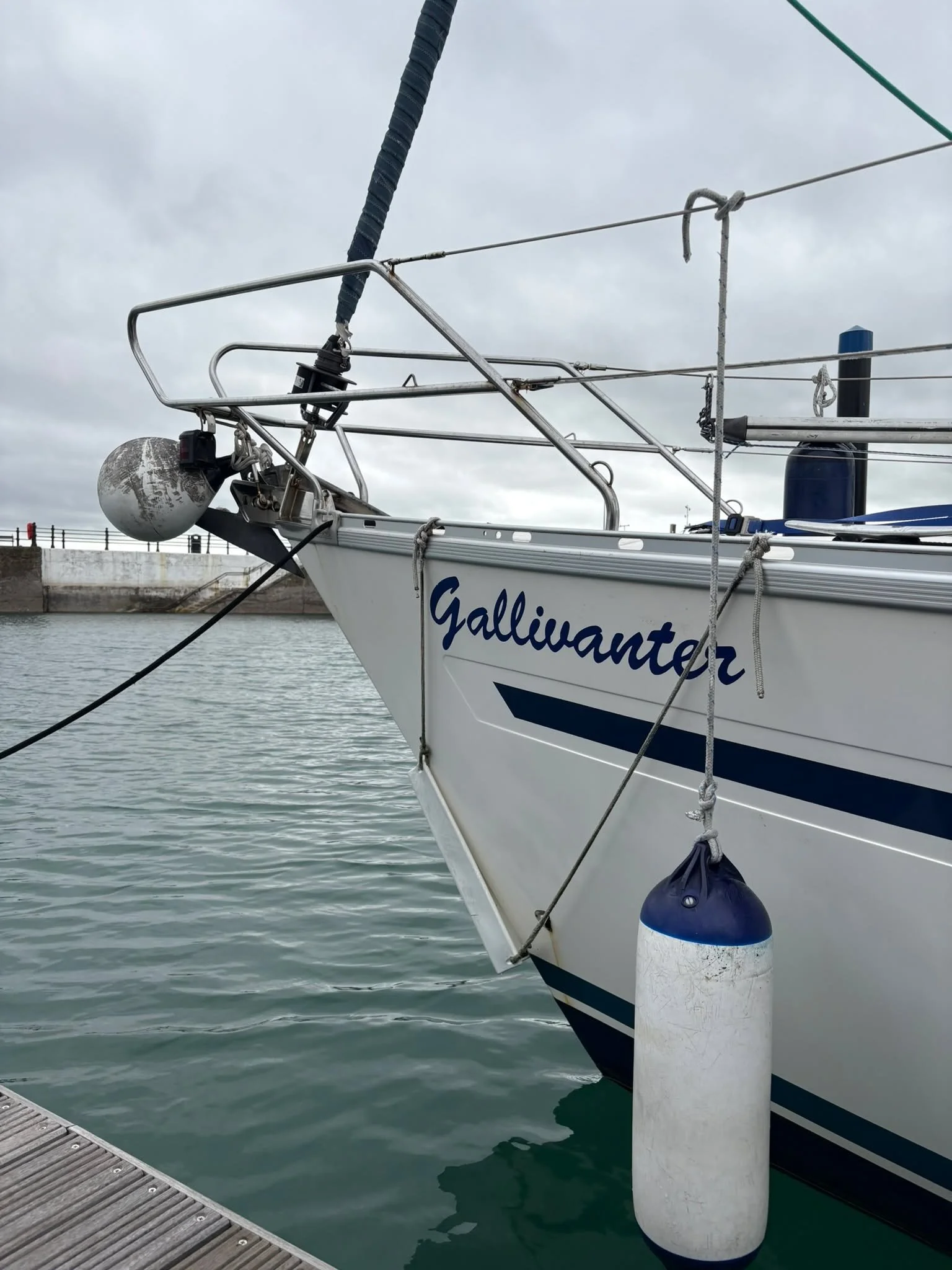 Better a bad day on the water, than a good day in the office! (or so the saying goes). ⛵ 

Fortunately, we had a great day on the water at the @the_torbay_invitational 😎 

Big thanks to amongst others to David Meek of @philipmeekmortgages and Ashley